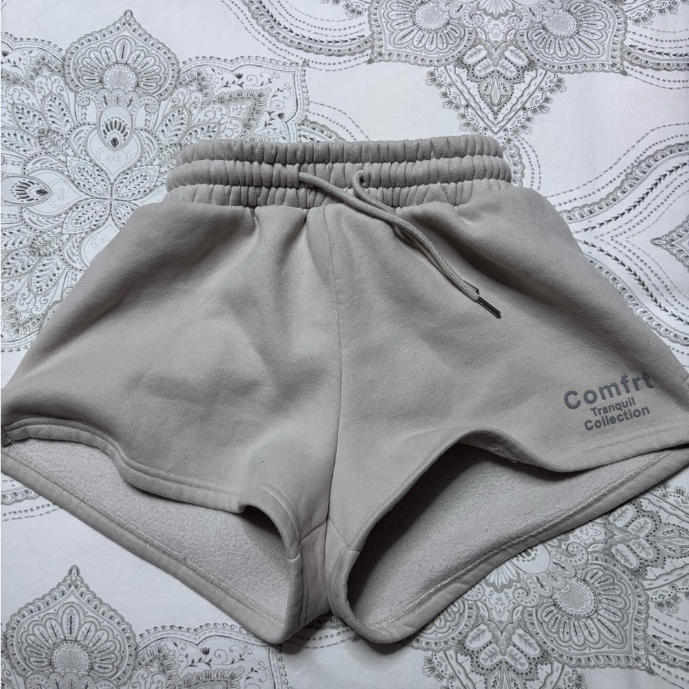Comfy Tranquil Collection Women's Athletic Shorts - Light Gray